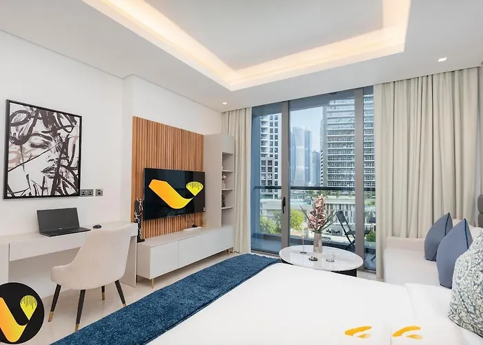 Vogue The Sterling By Omniyat Dubai Pool View With Balcony Near Burj Khalifa And Dubai Mall